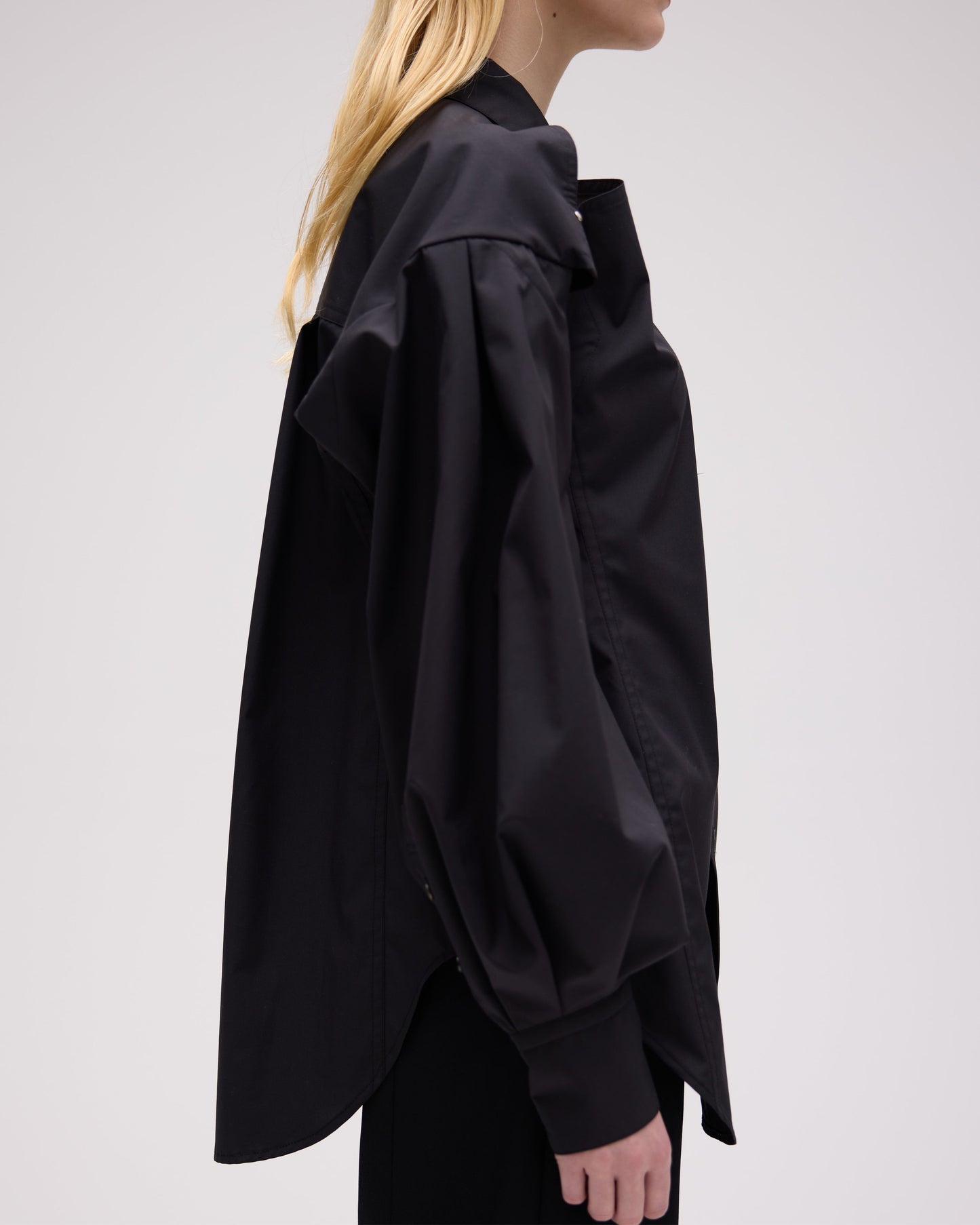 【予約商品】 BALLOON SLEEVE CUTOUT SHIRT