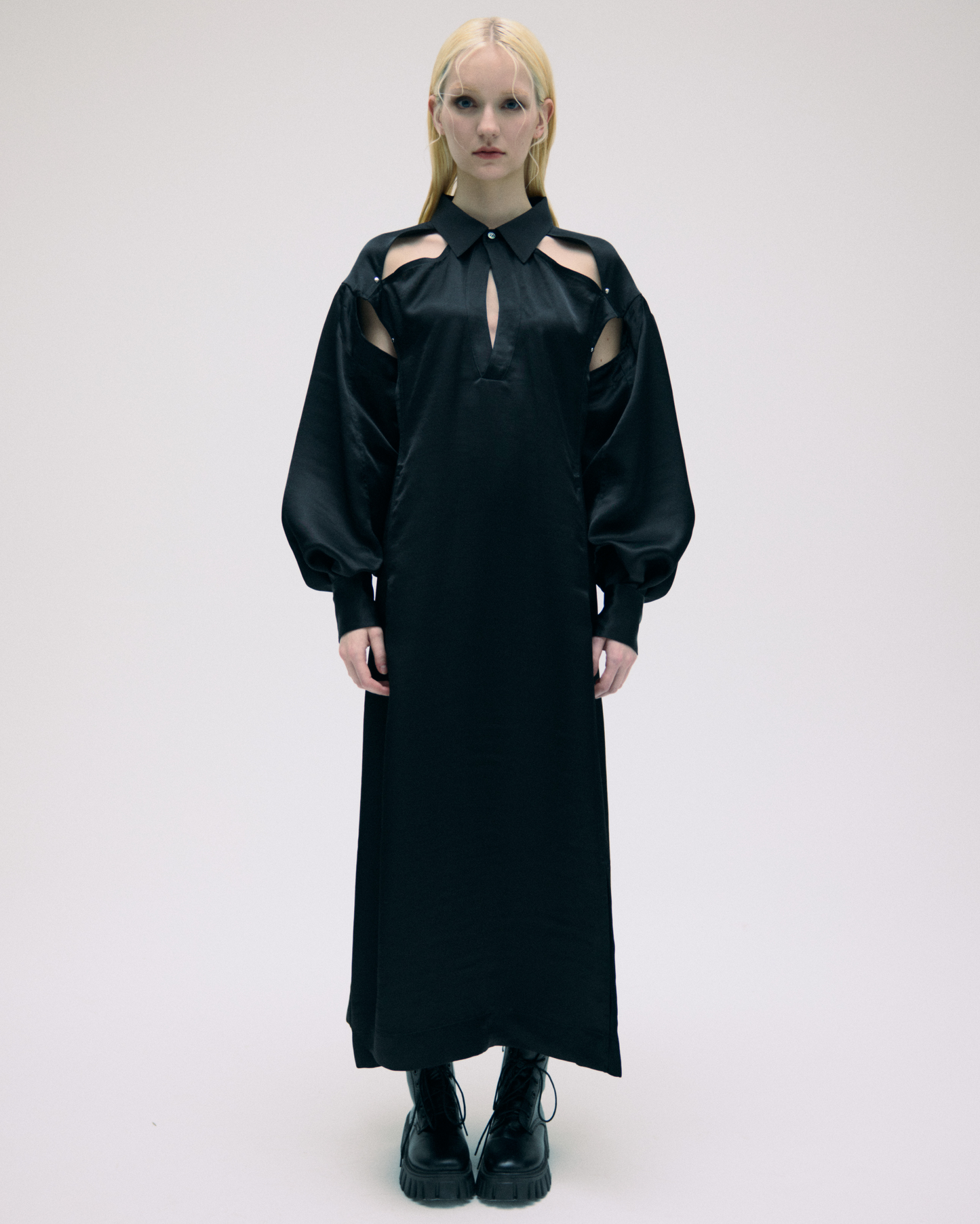 【予約商品】 BALLOON SLEEVE CUTOUT SHIRT DRESS