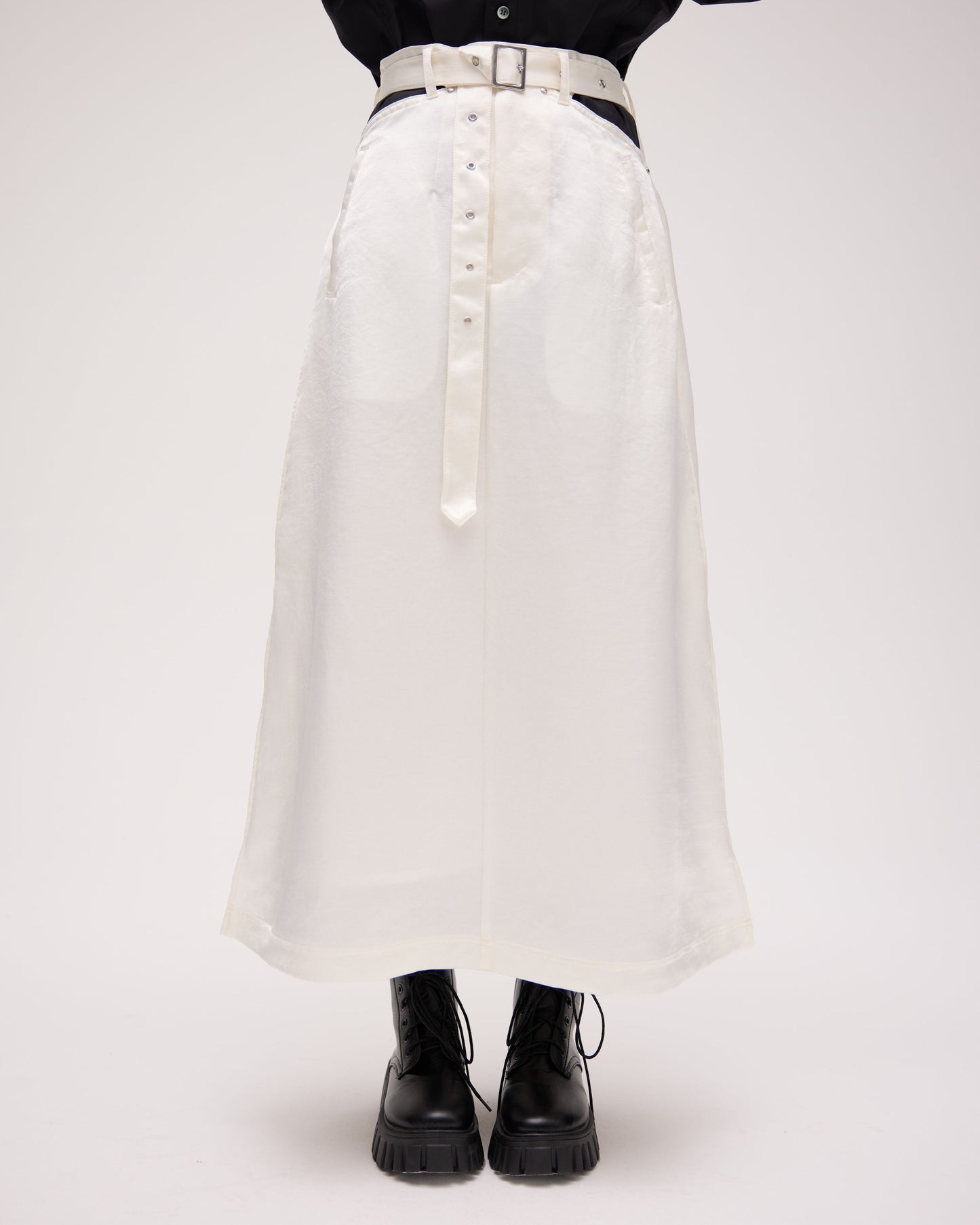 SIDE SLIT SKIRT