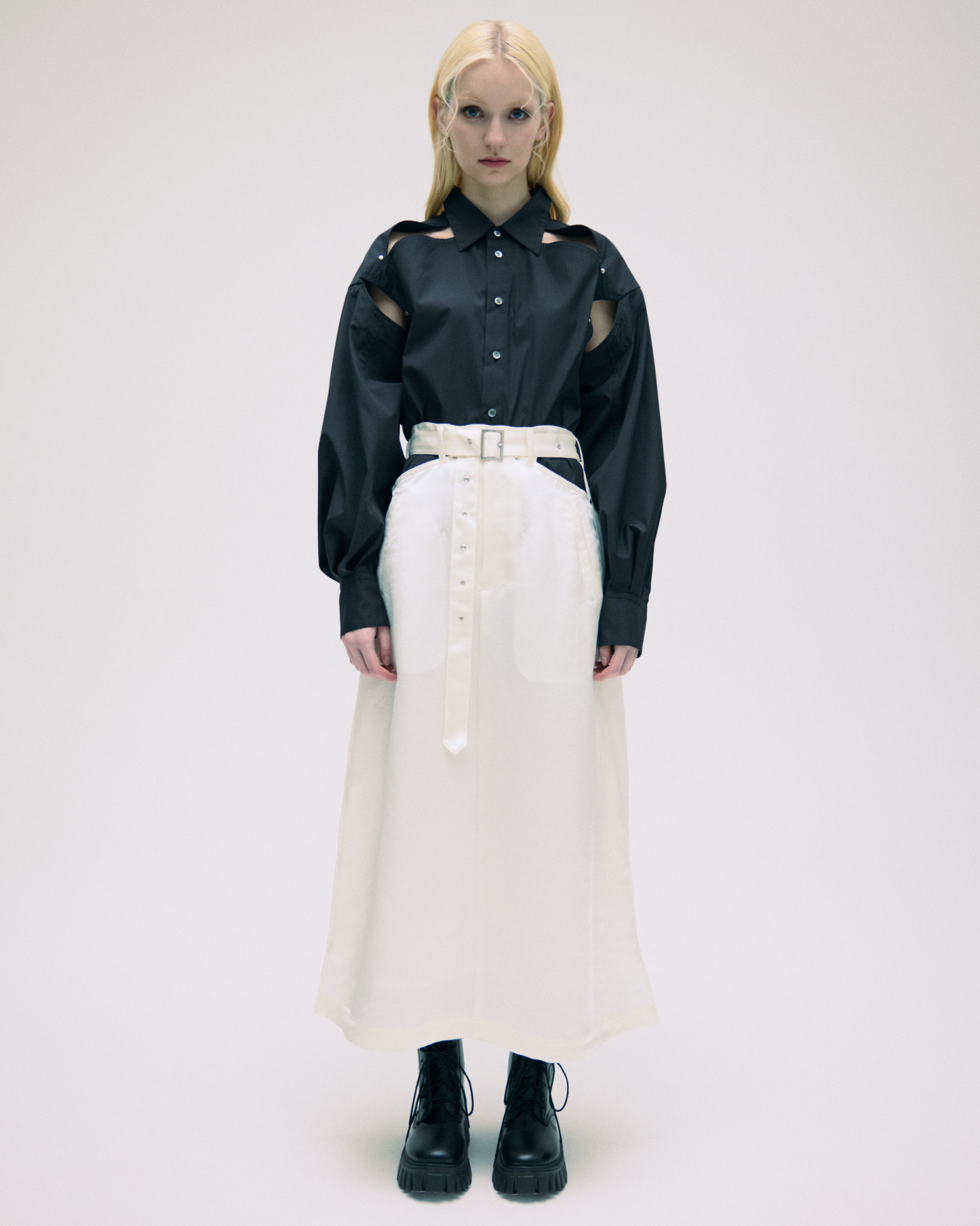 SIDE SLIT SKIRT